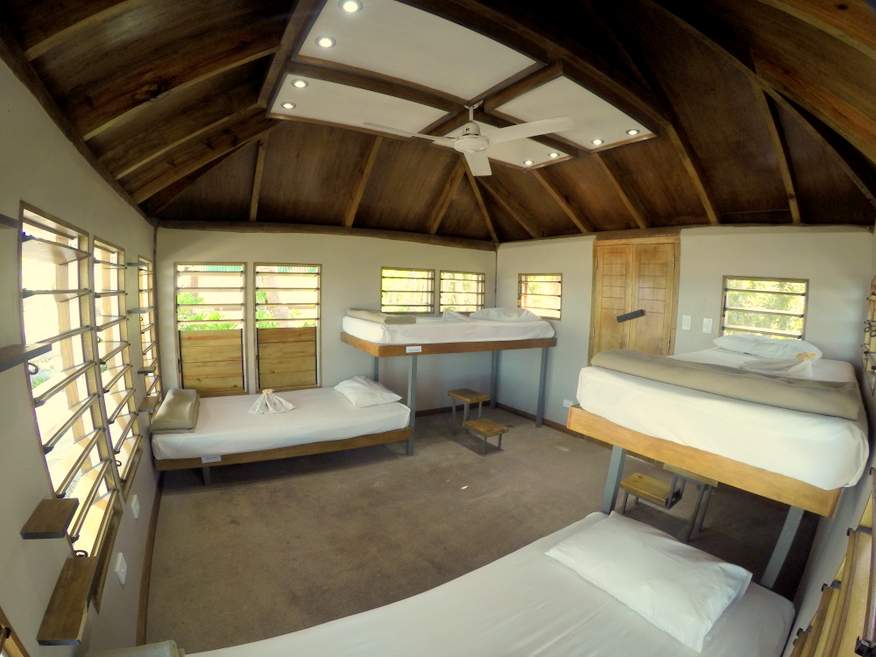 Barefoot Manta Deluxe Dorm Bure