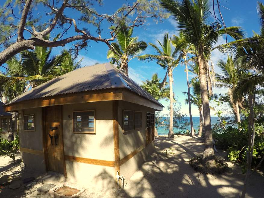 Barefoot Manta Deluxe Dorm Bure